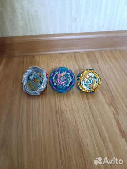 Игрушка бей блейд, пускатель в подарок