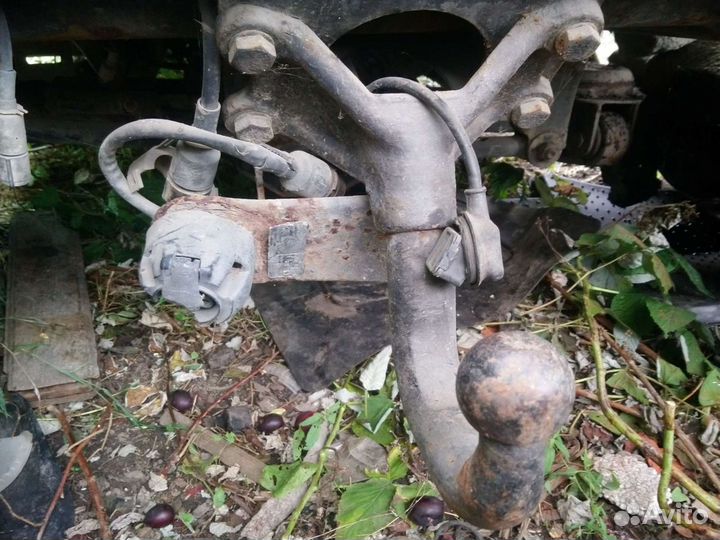 Фаркоп на Мерседес Гелендваген W460