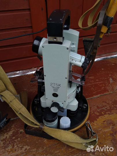 Теодолит 2Т5К.Тренога