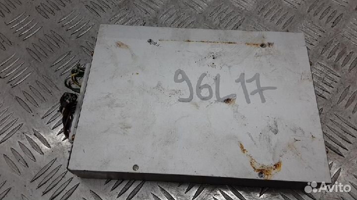 Усилитель акустической системы Chrysler 300C