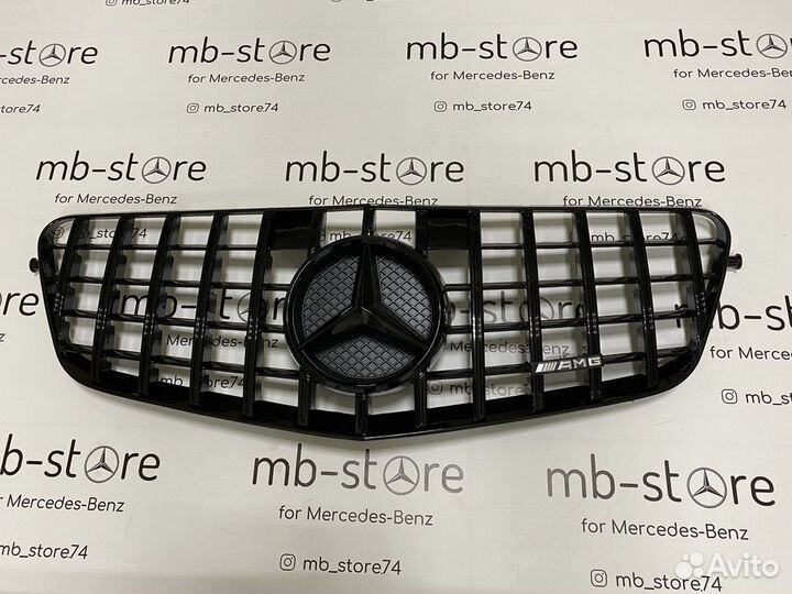 Шильдик Amg в решетку радиатора Mercedes