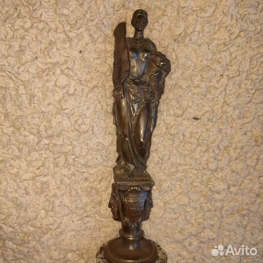 Бронзовая статуэтка