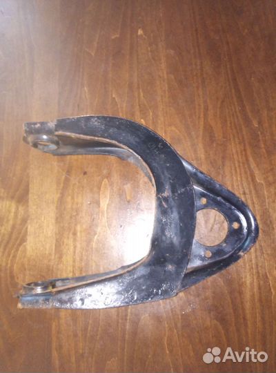 На Ваз 2101-07 рычаг верхний правый