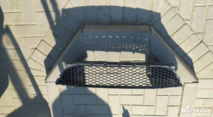 Решетка радиатора Reno logan