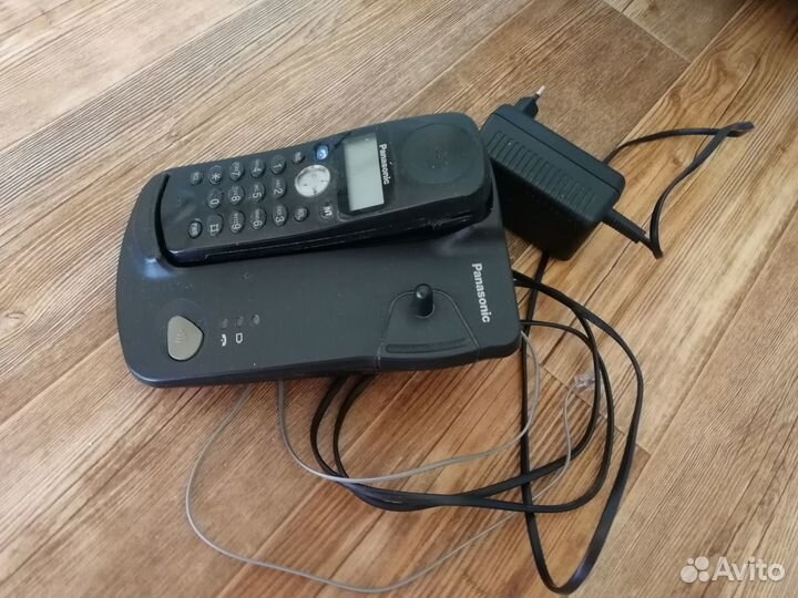Телефон цифровой беспроводной с базой