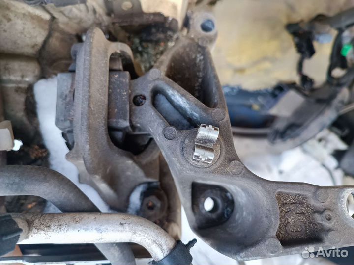 Опора двигателя правая Renault Scenic 3. 1.6