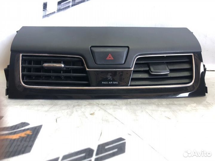 Дуйка центральная Nissan Altima QR25 2014