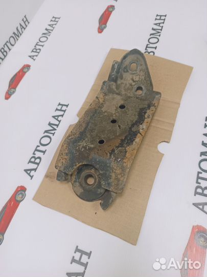 Кронштейн подрамника правый Nissan Murano 3 Z52