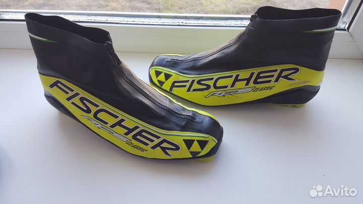 Лыжные ботинки