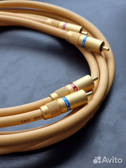 Van den Hul The First Metal Screen RCA 1,5 м