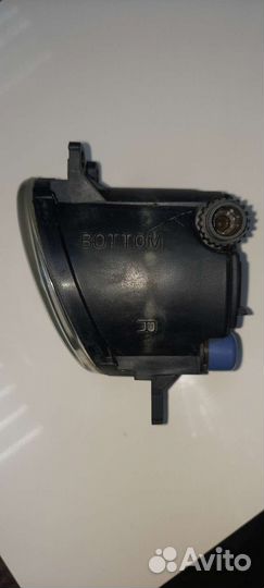 Туманка правая есть подушк двигателя,подкрылок ле