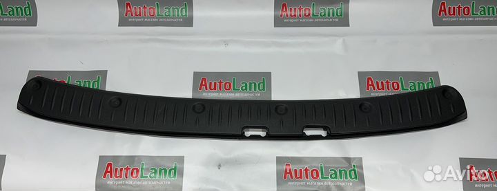 Накладка на багажник Ларгус 8200415767