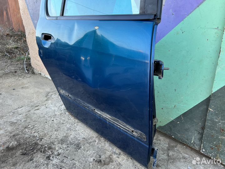 Дверь задняя правая Nissan Primera P11