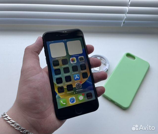 iPhone SE (2020), 64 ГБ
