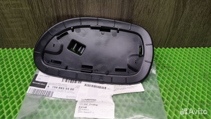 Кронштейн левой решетки бампера Mercedes W156