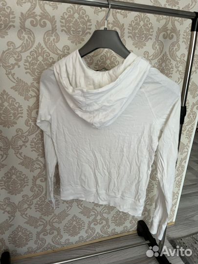 Кофточка с капюшоном