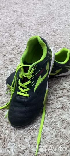 Футбольные бутсы сороконожки