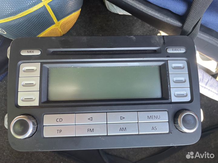 Магнитола на volkswagen passat б6