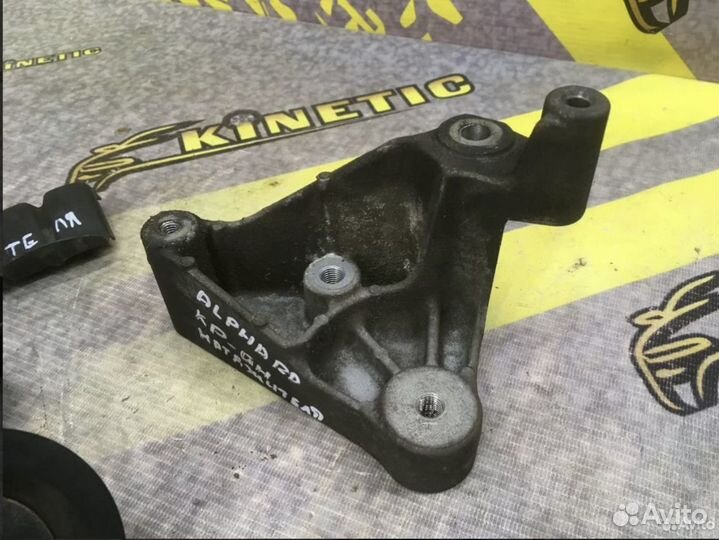 Кронштейн натяжителя генератора / помпы Alphard