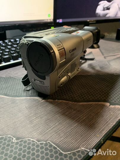 Пленочная видеокамера Canon