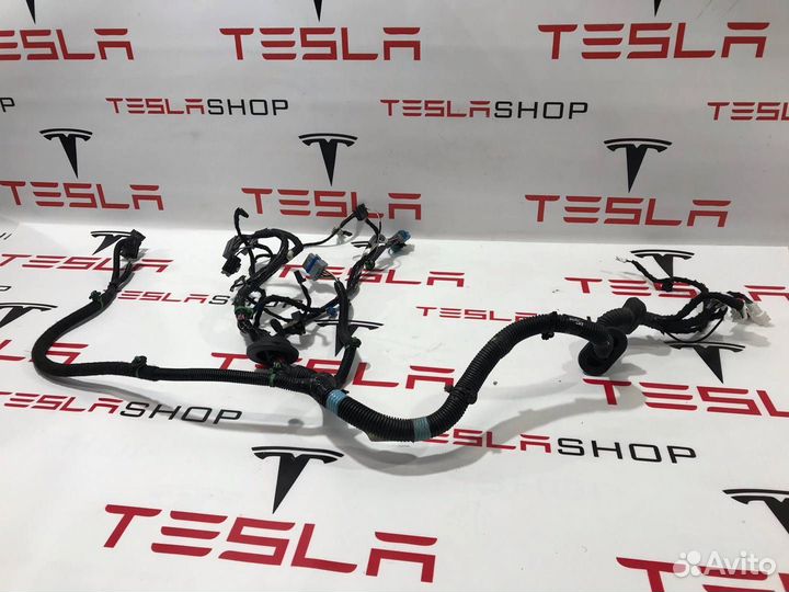 Электропроводка двери Tesla Model S 2013