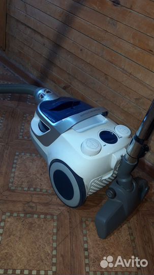 Пылесос Electrolux ZTI7615