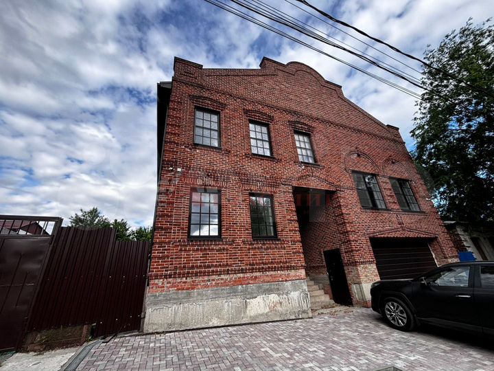 Дом 460 м² на участке 5 сот.