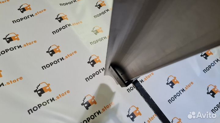 Кузовной порог левый Toyota HiAce