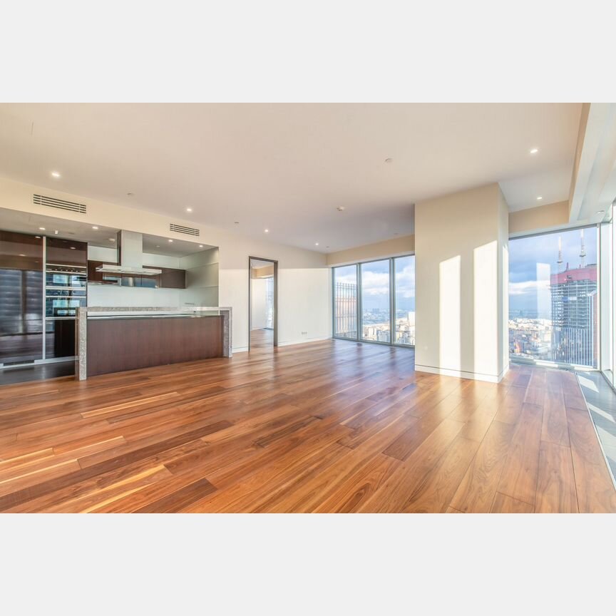 3-к. апартаменты, 159,7 м², 56/85 эт.