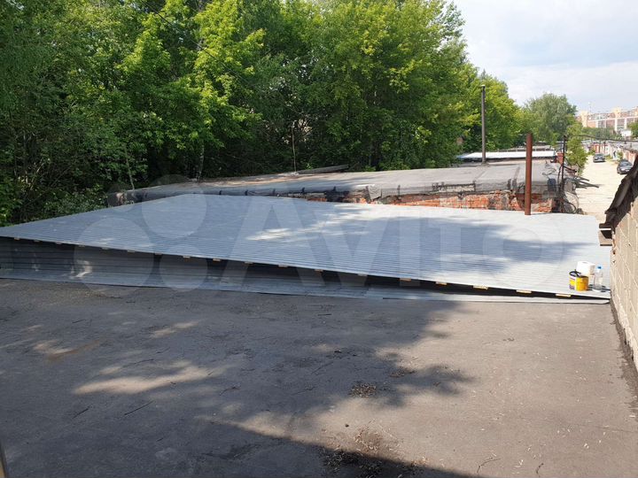 Гараж, > 30 м²