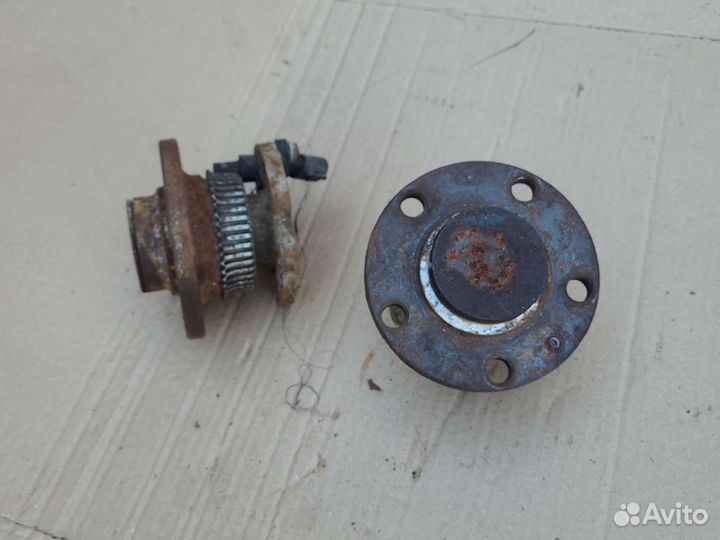 Ступица задняя Volkswagen Golf 4 Bora Octavia a4