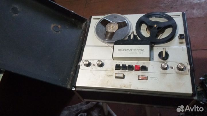 Катушечный магнитофон