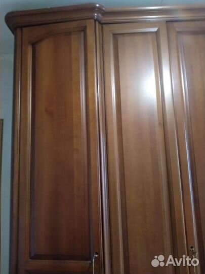 Шкаф платяной б/у