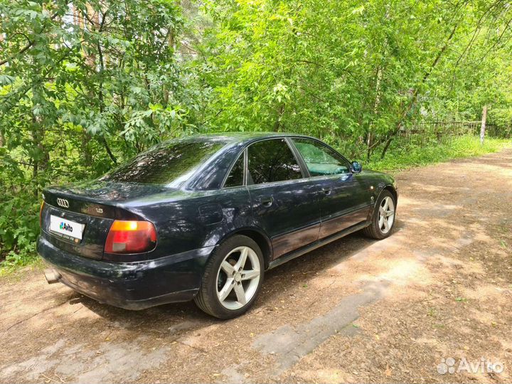 Audi A4 1.8 МТ, 1995, 290 000 км