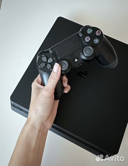 Игровая приставка ps4 slim