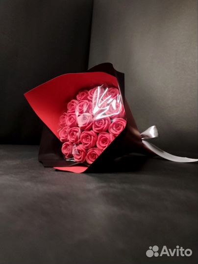 Красные Розы из Бельгийского Шоколада - 19 шт