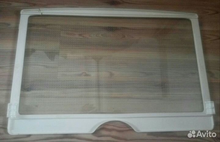 Полки от холодильника Самсунг ш63см, задняя стенка