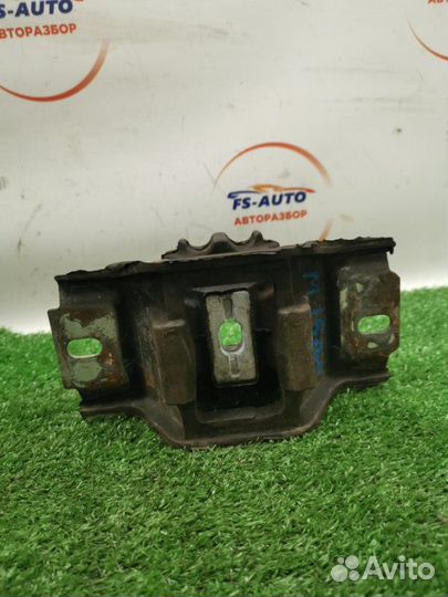 Подушка двигателя Ford Fusion 1.6 fyja 2008
