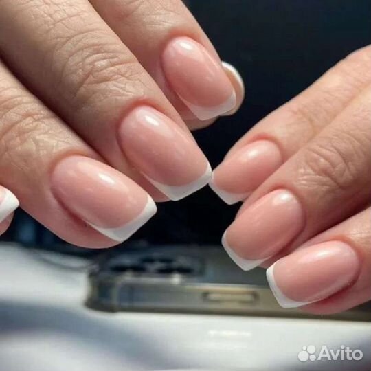 Маникюр и педикюр