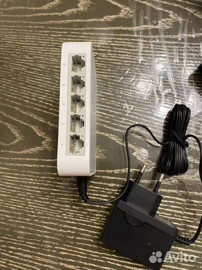 Коммутатор Fast Ethernet TP-Link TL-SF1005D