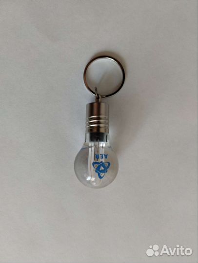 Брелок на рюкзак лампочка