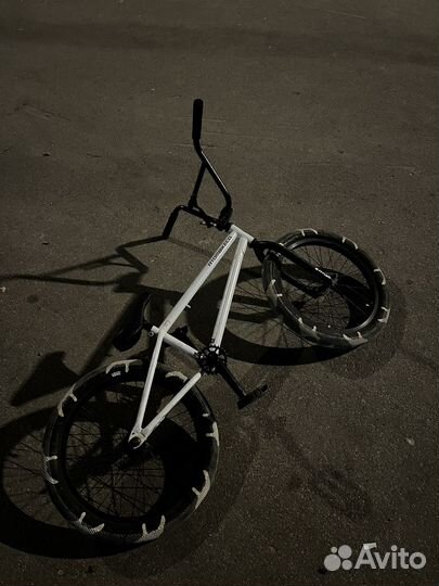 BMX atom ion