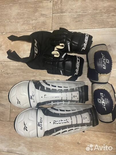 Продаю хоккейную амуницию