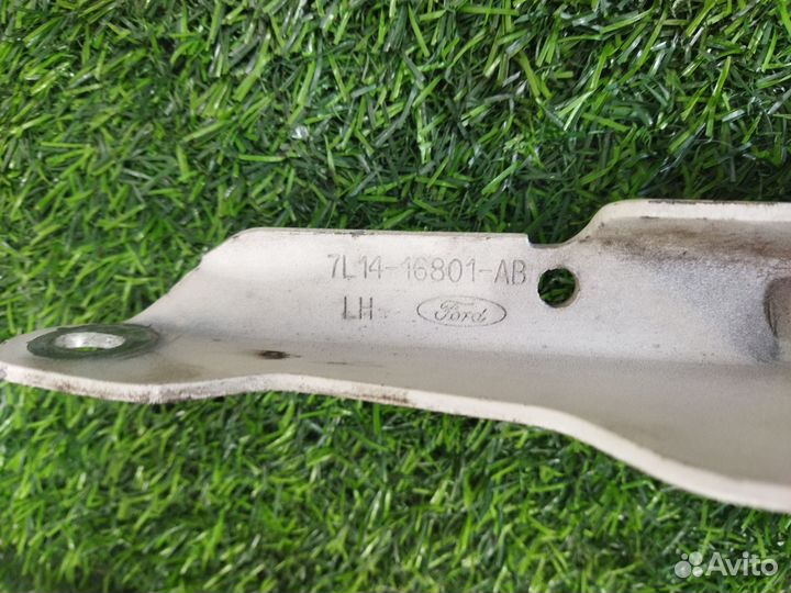 Петли капота на Lincoln Navigator 3 07г