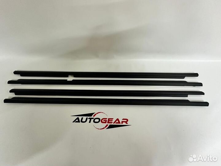 Молдинг стекла двери Land cruiser 100