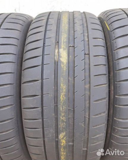 Michelin Pilot Sport 4 235/45 R17 97Y