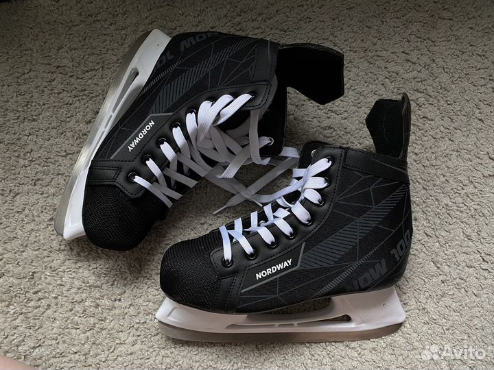 Коньки хоккейные