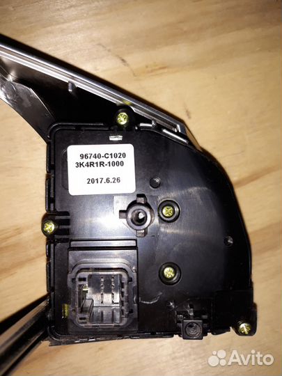 Кнопки на рулевом колесе Hyundai Sonata