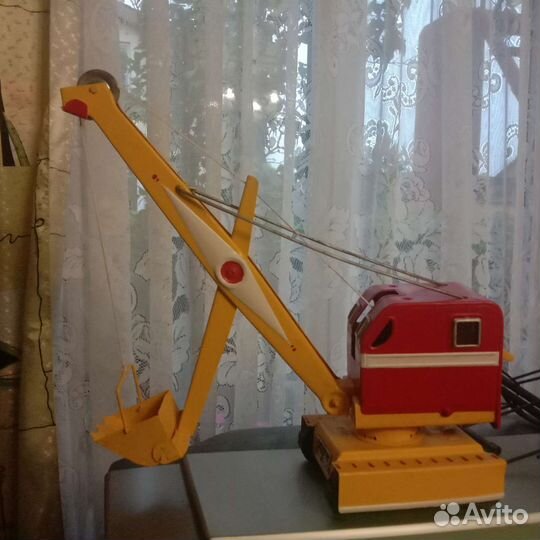 Игрушка экскаватор СССР