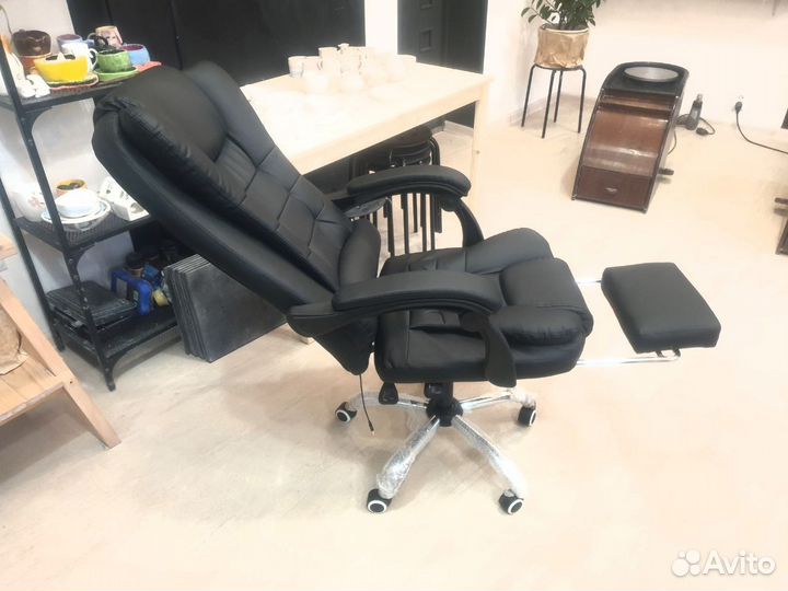 Офисное кресло руководителя с массажем